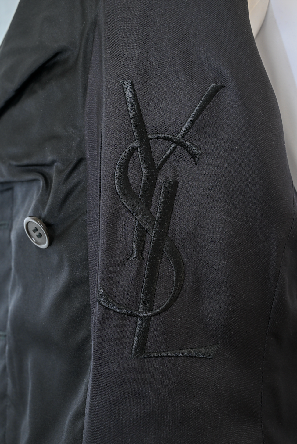 Yves Saint Laurent YSL by Tom Ford Black Jacket with Ruffle Collar Size 40