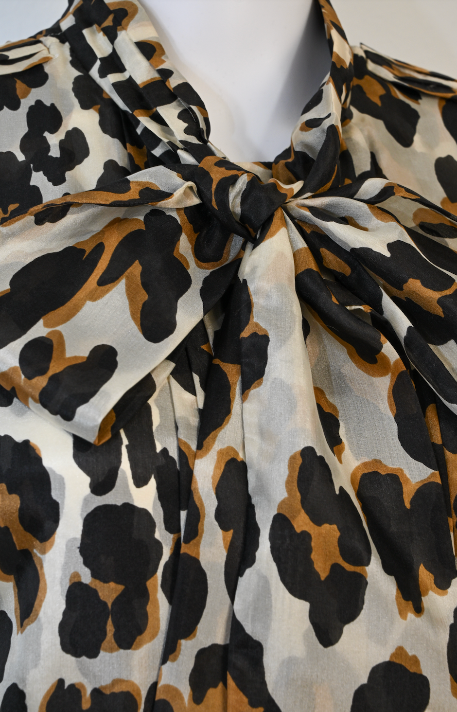 Yves Saint Laurent YSL by Stefano Pilati Leopard Print Pussy Bow Sleeveless Blouse Size 42