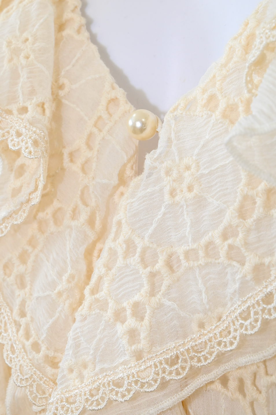 Alice & Olivia Lace & Ruffle Top Size Medium